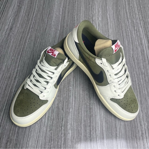 Nike Air Jordan 1 Retro Low OG SP Medium Olive -Men's Green/ White Sneakers - Picture 3 of 10